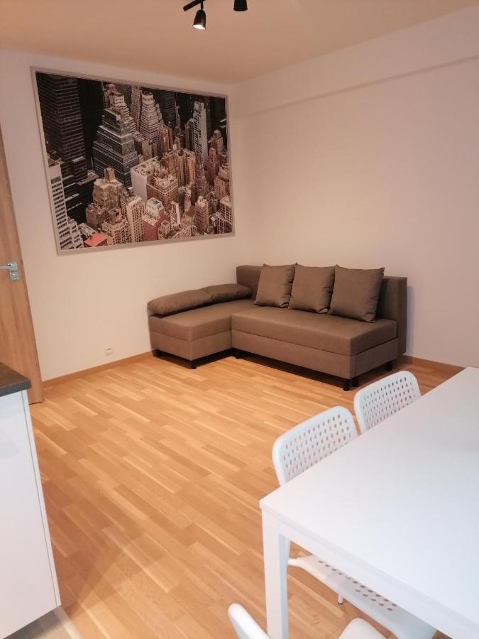 Brand New Two Room Apartment #26 With Free Secure Parking Close To Center Prag Exteriör bild