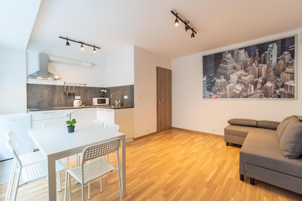 Brand New Two Room Apartment #26 With Free Secure Parking Close To Center Prag Exteriör bild