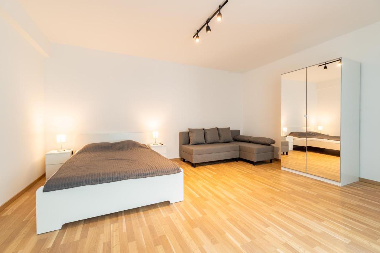 Brand New Two Room Apartment #26 With Free Secure Parking Close To Center Prag Exteriör bild