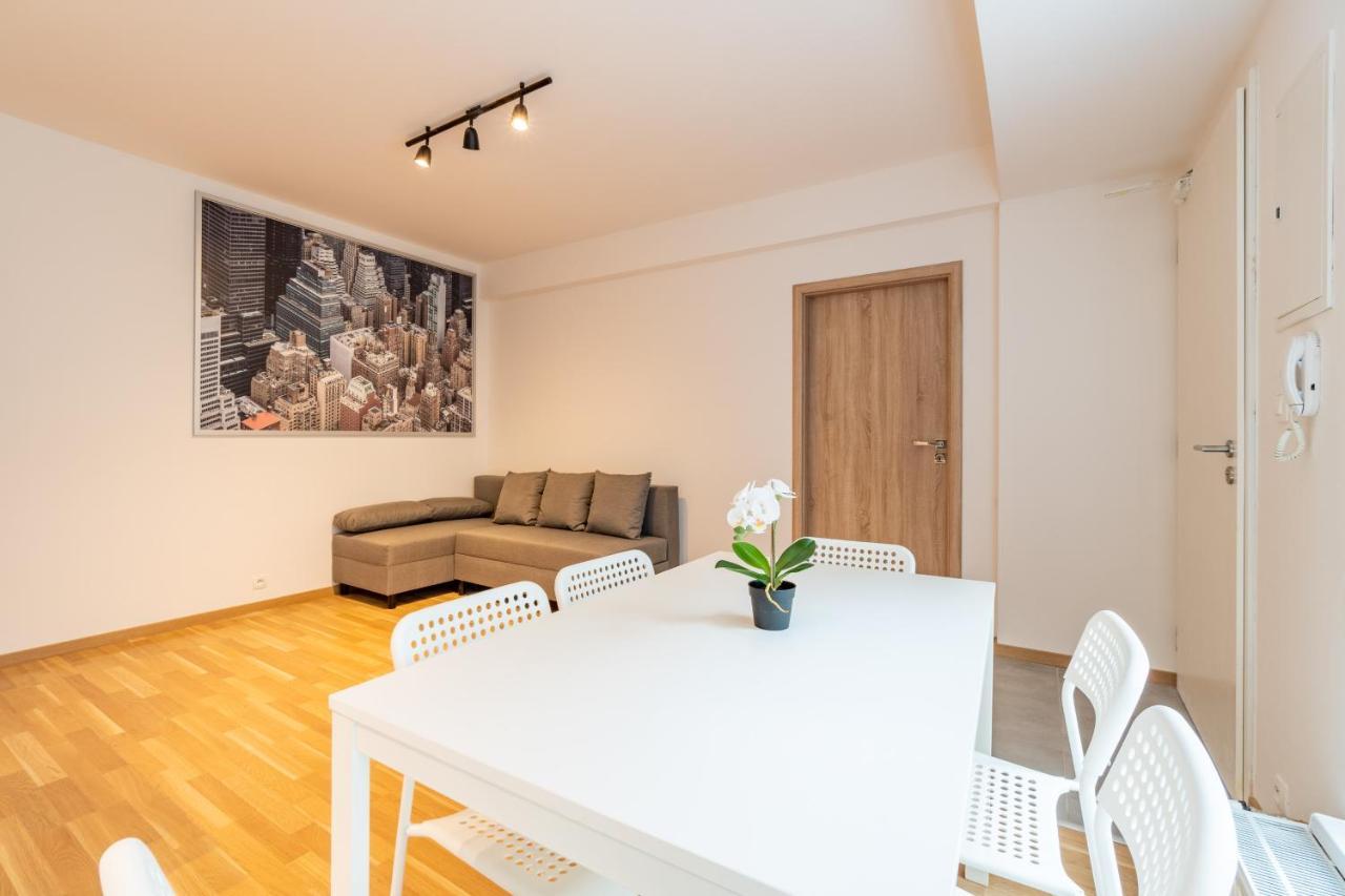 Brand New Two Room Apartment #26 With Free Secure Parking Close To Center Prag Exteriör bild