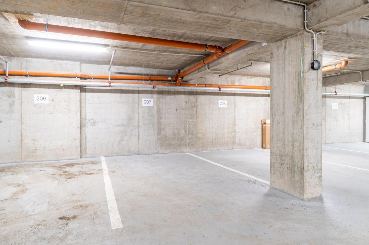 Brand New Two Room Apartment #26 With Free Secure Parking Close To Center Prag Exteriör bild