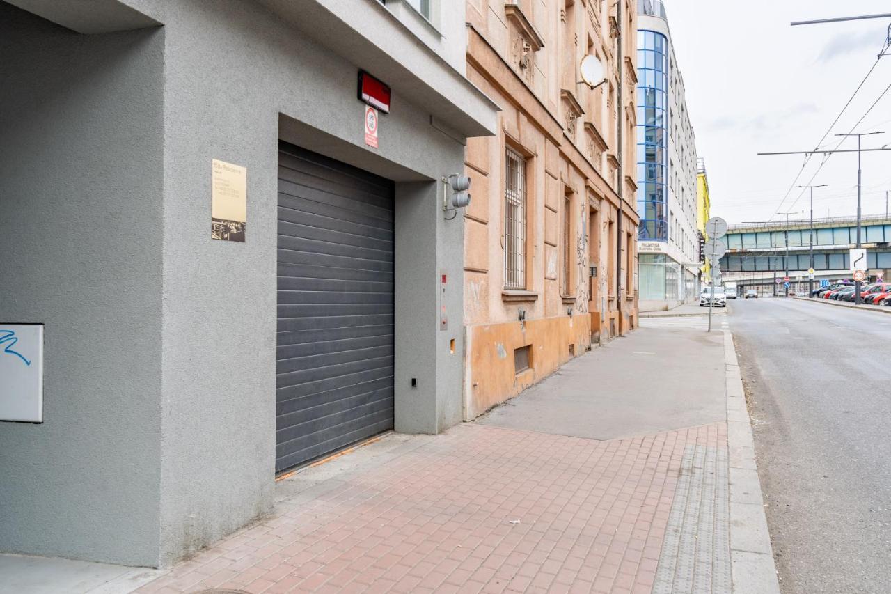 Brand New Two Room Apartment #26 With Free Secure Parking Close To Center Prag Exteriör bild